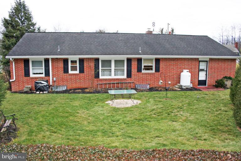 240 Rapho Street Manheim, PA 17545 - Photo 3 of 22 Gallery Image 3