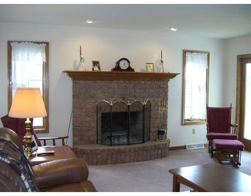 89 Babcock Road Mercer, PA 16137 - Photo 9 of 18 Living Room.