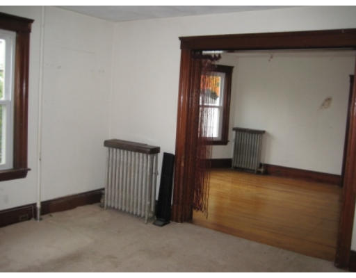 27 Stoneland Road Worcester, MA 01603 - Photo 2 of 8 Gallery Image 2