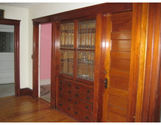 27 Stoneland Road Worcester, MA 01603 - Photo 3 of 8 Gallery Image 3