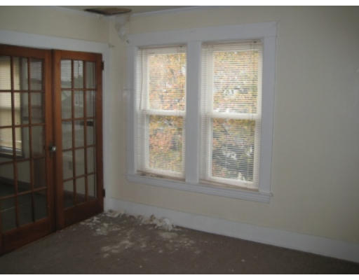 27 Stoneland Road Worcester, MA 01603 - Photo 7 of 8 Gallery Image 7