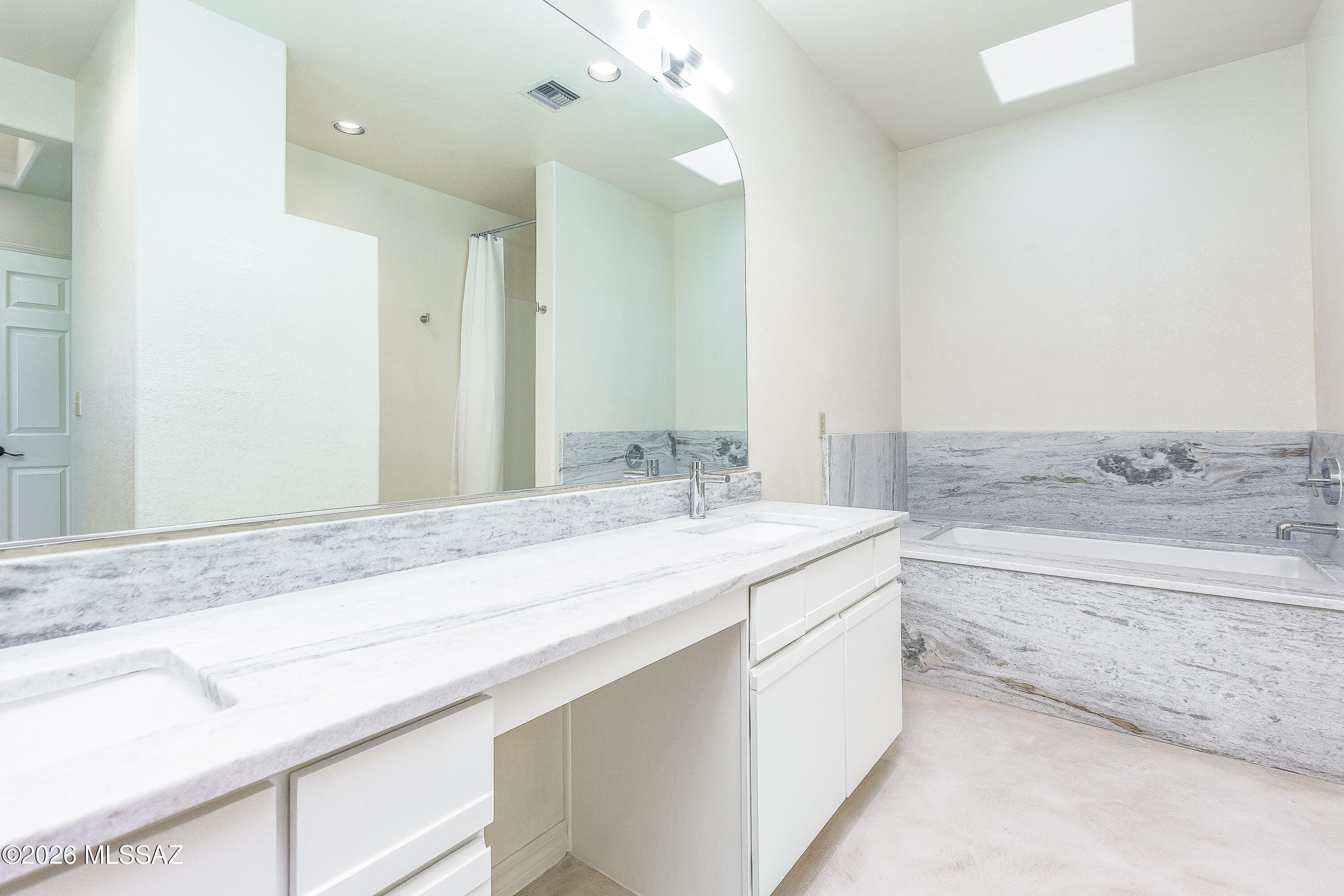 5825 North Misty Ridge Drive Tucson, AZ 85718 - Photo 20 of 39
