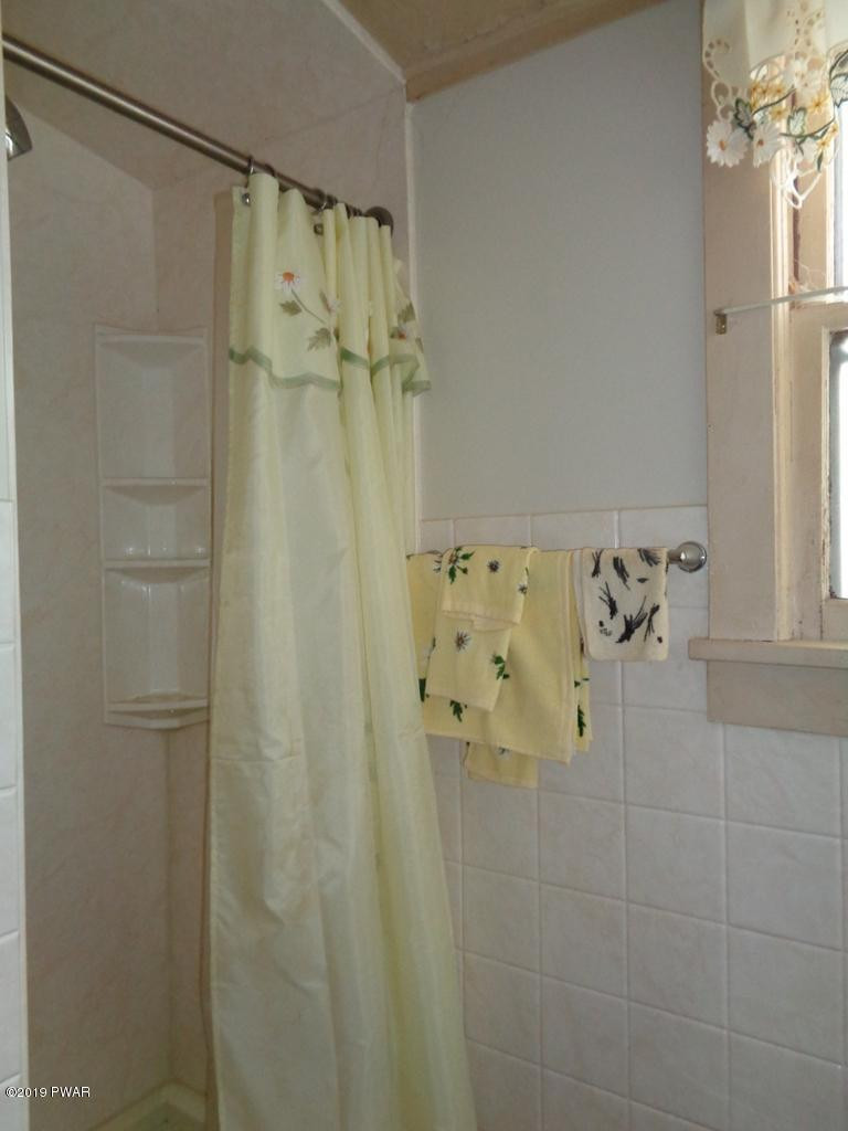 458 Rowland Road Greeley, PA 18425 - Photo 26 of 51 Full Bath 2