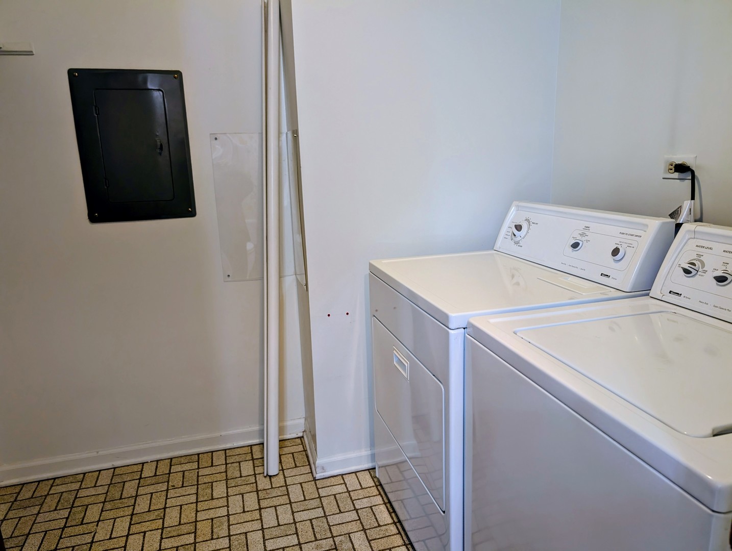 9558 Gross Point Road, Unit A406 Skokie, IL 60076 - Photo 20 of 24