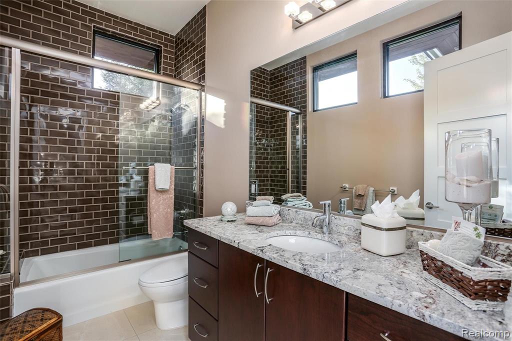 4667 Theheights Boulevard Rochester, MI 48306 - Photo 37 of 79