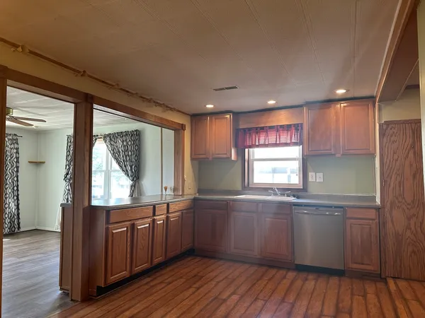 $74,900 | 15507 36th Avenue, Coal Valley, IL 61240