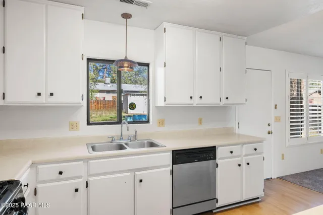 $429,000 | 824 West Rosser Street, Prescott, AZ 86301