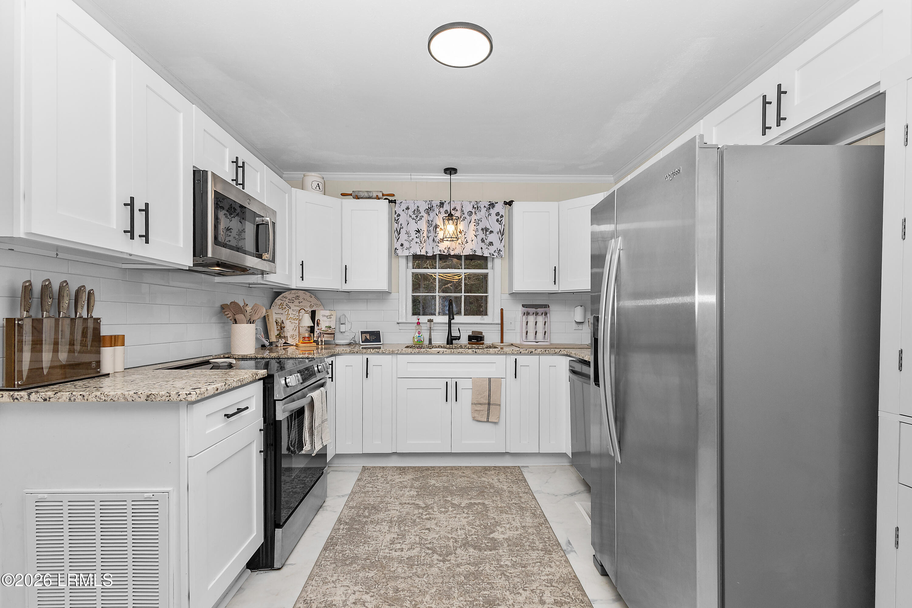 419 Azalea Drive Walterboro, SC 29488 - Photo 11 of 20 0I4A2894