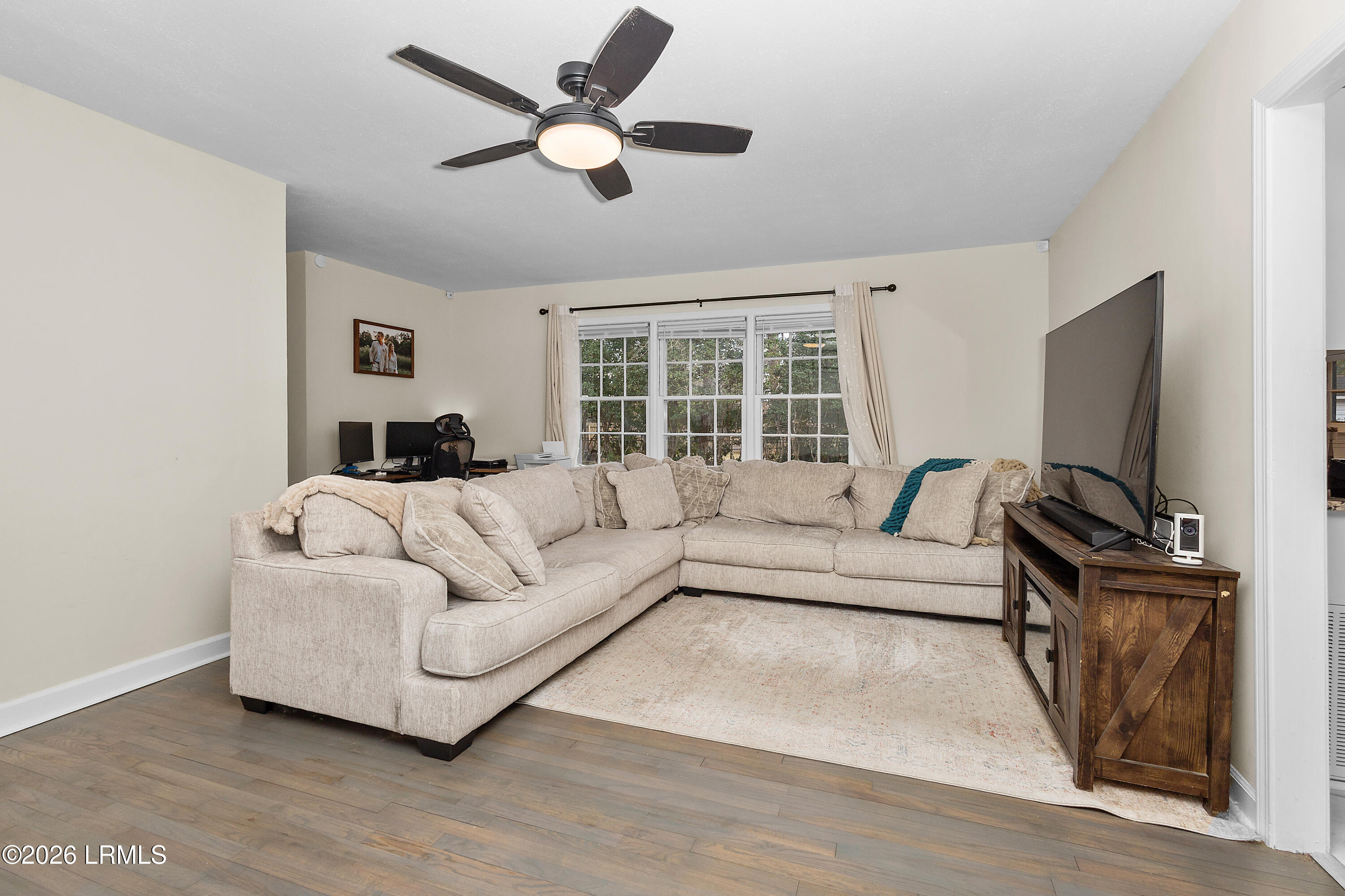 419 Azalea Drive Walterboro, SC 29488 - Photo 3 of 20 0I4A2855