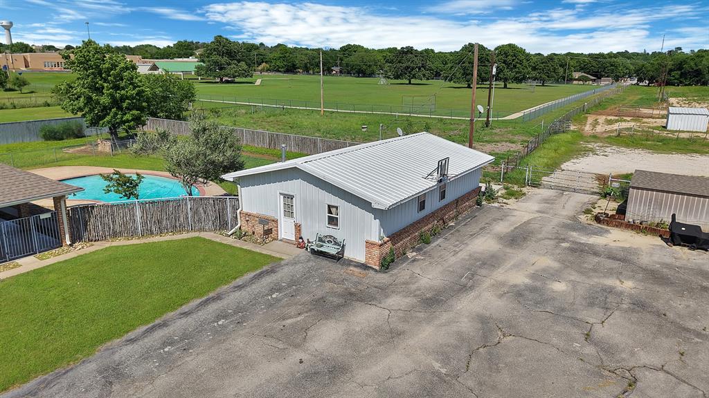 1815 Newport Road Weatherford, TX 76086 - Photo 23 of 40 1 bedroom, 1 bath bunkhouse