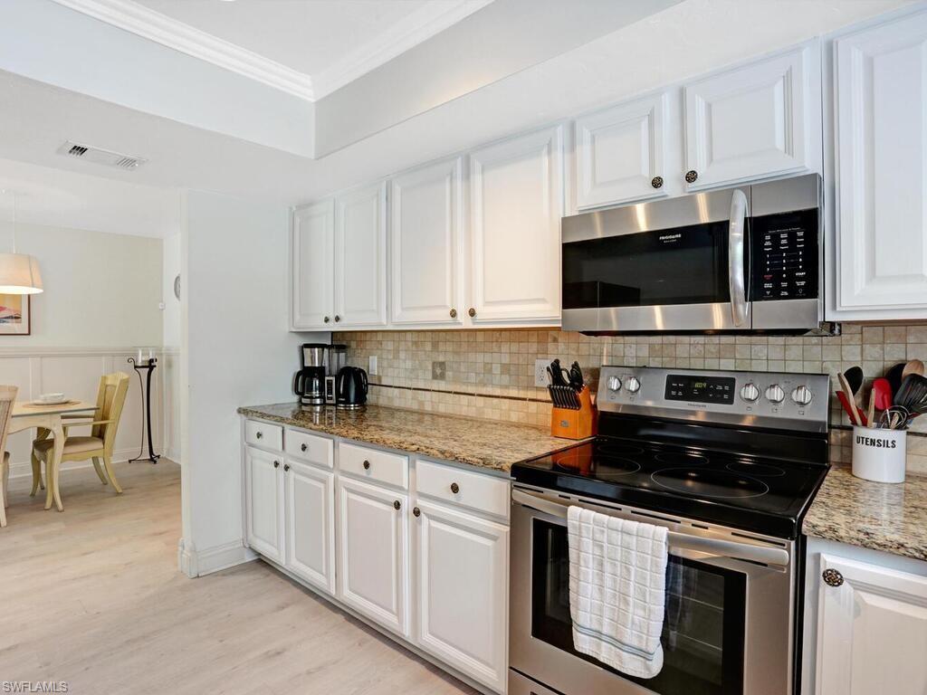 856 98th Avenue North Naples, FL 34108 - Photo 13 of 28