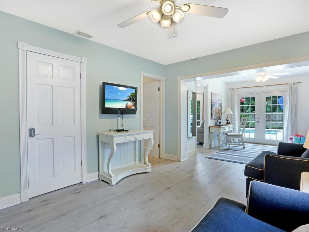 856 98th Avenue North Naples, FL 34108 - Photo 16 of 28