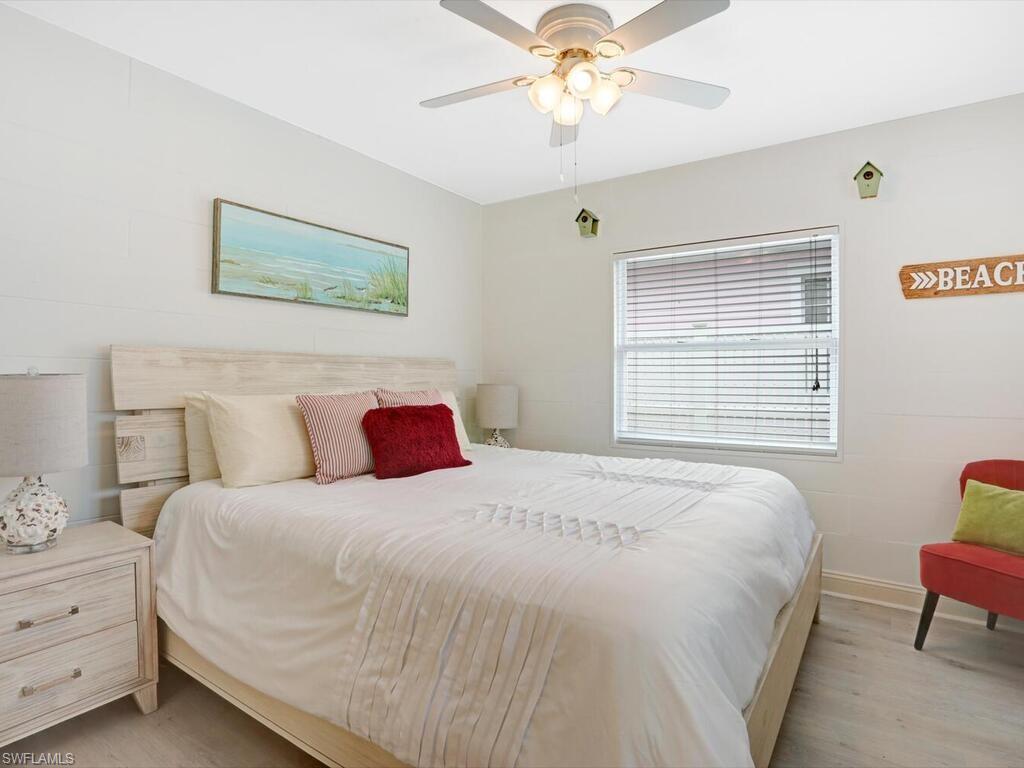 856 98th Avenue North Naples, FL 34108 - Photo 24 of 28