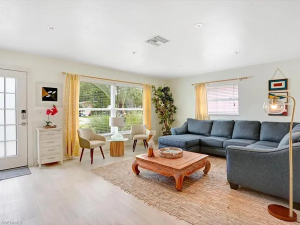 $4,500 | 856 98th Avenue North, Naples, FL 34108