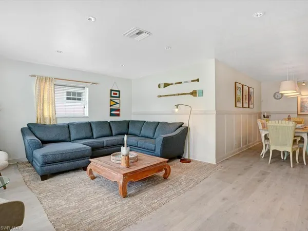 $4,500 | 856 98th Avenue North, Naples, FL 34108