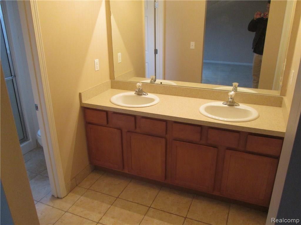 415 Edward J Street Clinton, MI 49236 - Photo 15 of 38