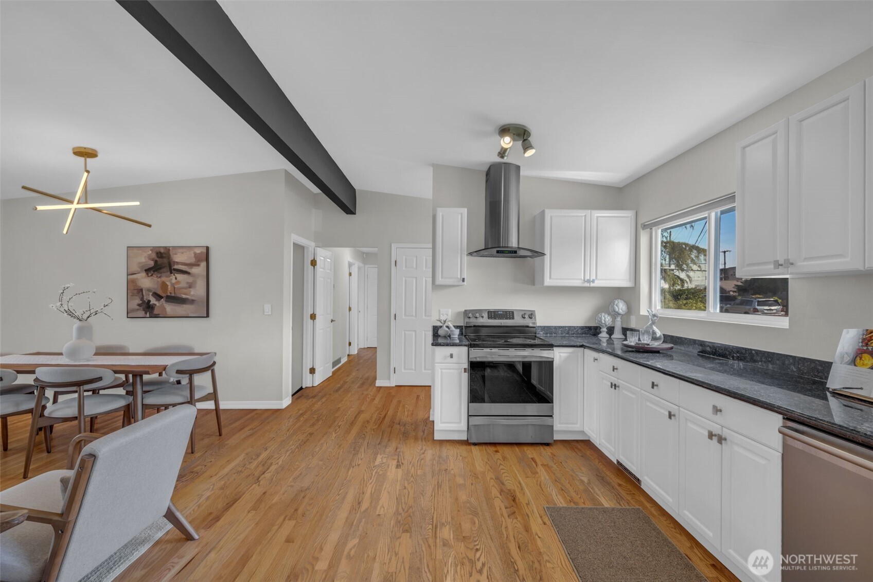 11633 18th Avenue Southwest Burien, WA 98146 - Photo 7 of 40