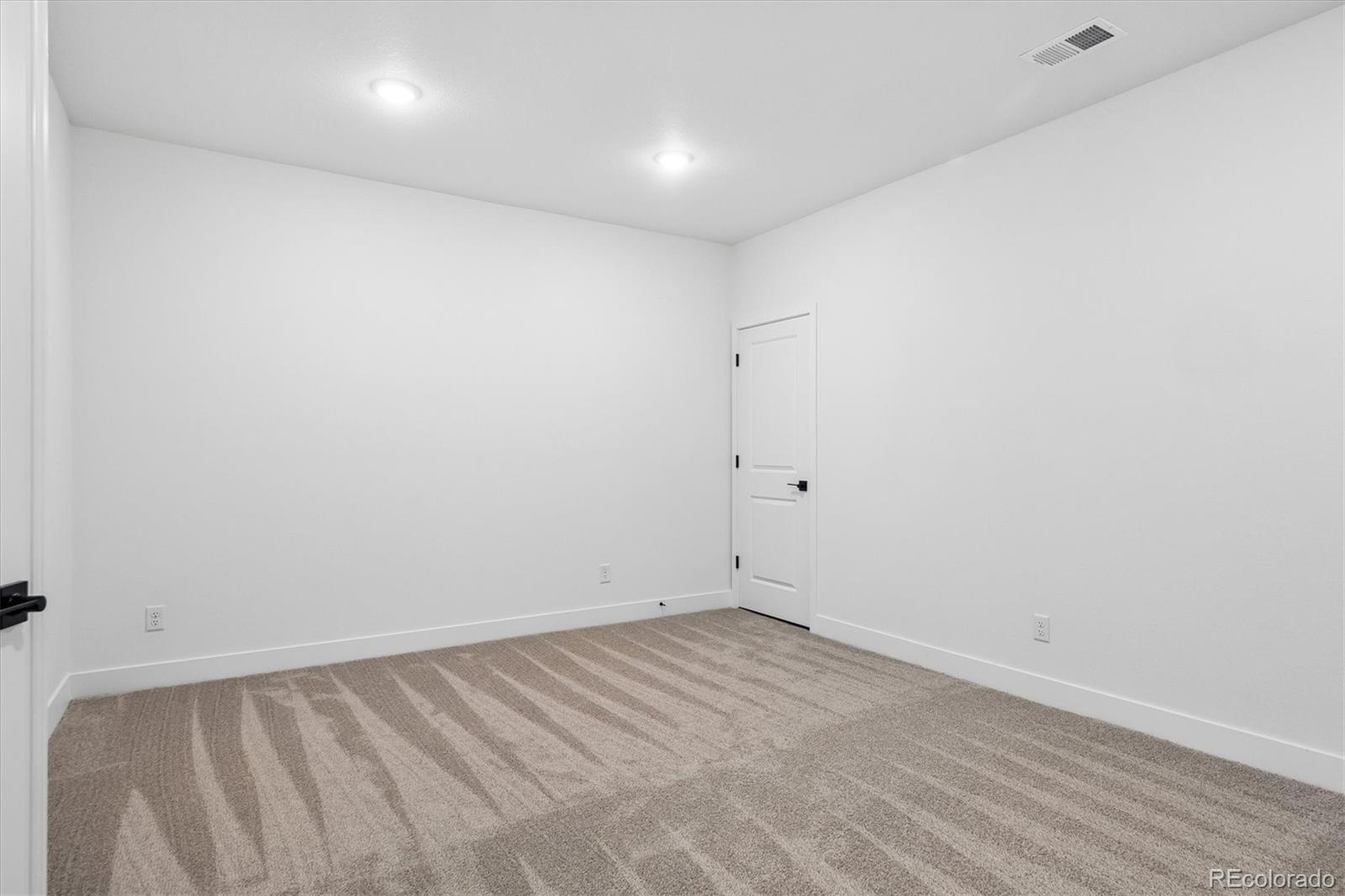 2536 West Bitterroot Place Highlands Ranch, CO 80129 - Photo 17 of 33 a view of room