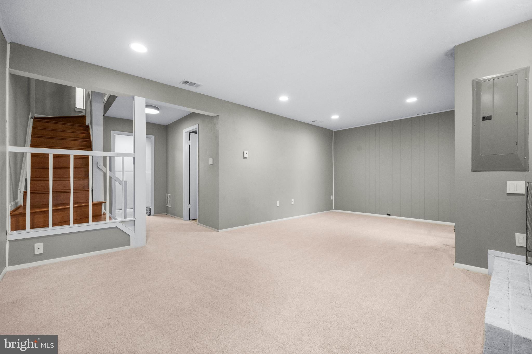 2152 Glencourse Lane Reston, VA 20191 - Photo 31 of 52 a view of an empty room with a window