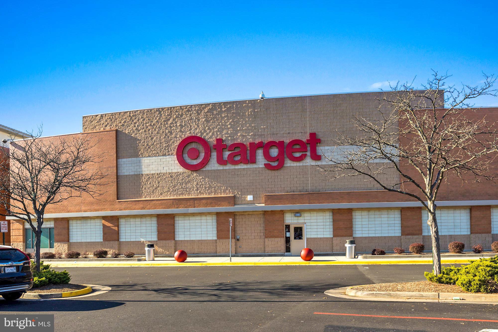 2152 Glencourse Lane Reston, VA 20191 - Photo 51 of 52 a view of a building with street