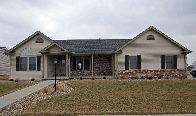 1316 Santa Fe Road Washington, IL 61571 - Photo 1 of 8 Gallery Image 1