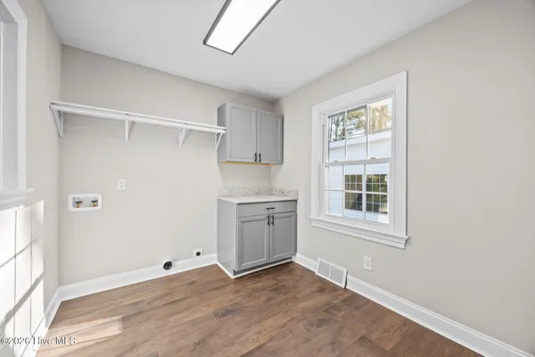 $385,000 | 1401 Greenville Boulevard Southeast, Greenville, NC 27858