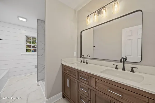 $385,000 | 1401 Greenville Boulevard Southeast, Greenville, NC 27858