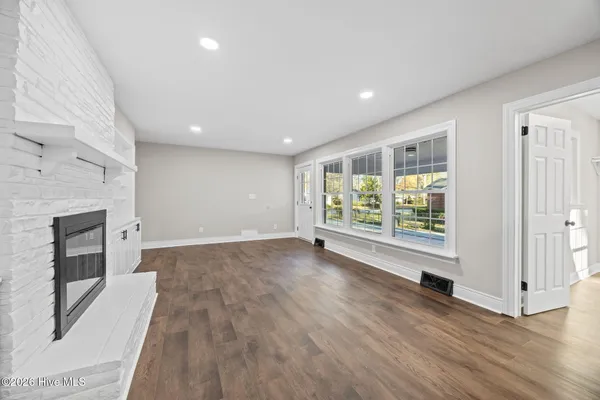 $385,000 | 1401 Greenville Boulevard Southeast, Greenville, NC 27858