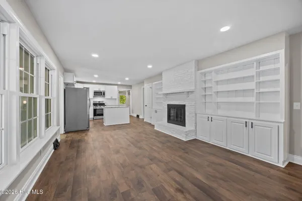 $385,000 | 1401 Greenville Boulevard Southeast, Greenville, NC 27858