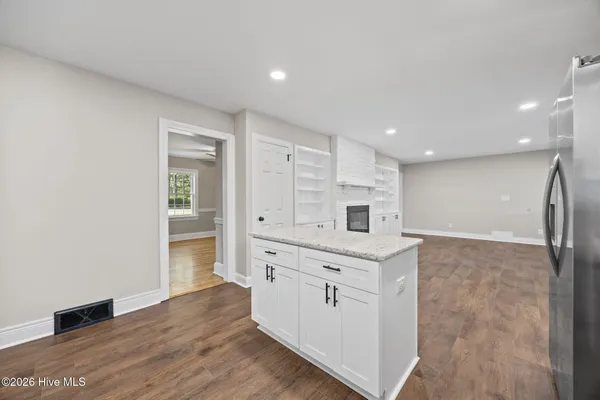 $385,000 | 1401 Greenville Boulevard Southeast, Greenville, NC 27858