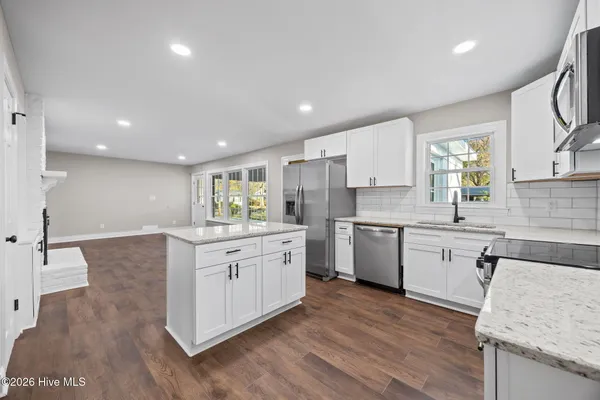 $385,000 | 1401 Greenville Boulevard Southeast, Greenville, NC 27858