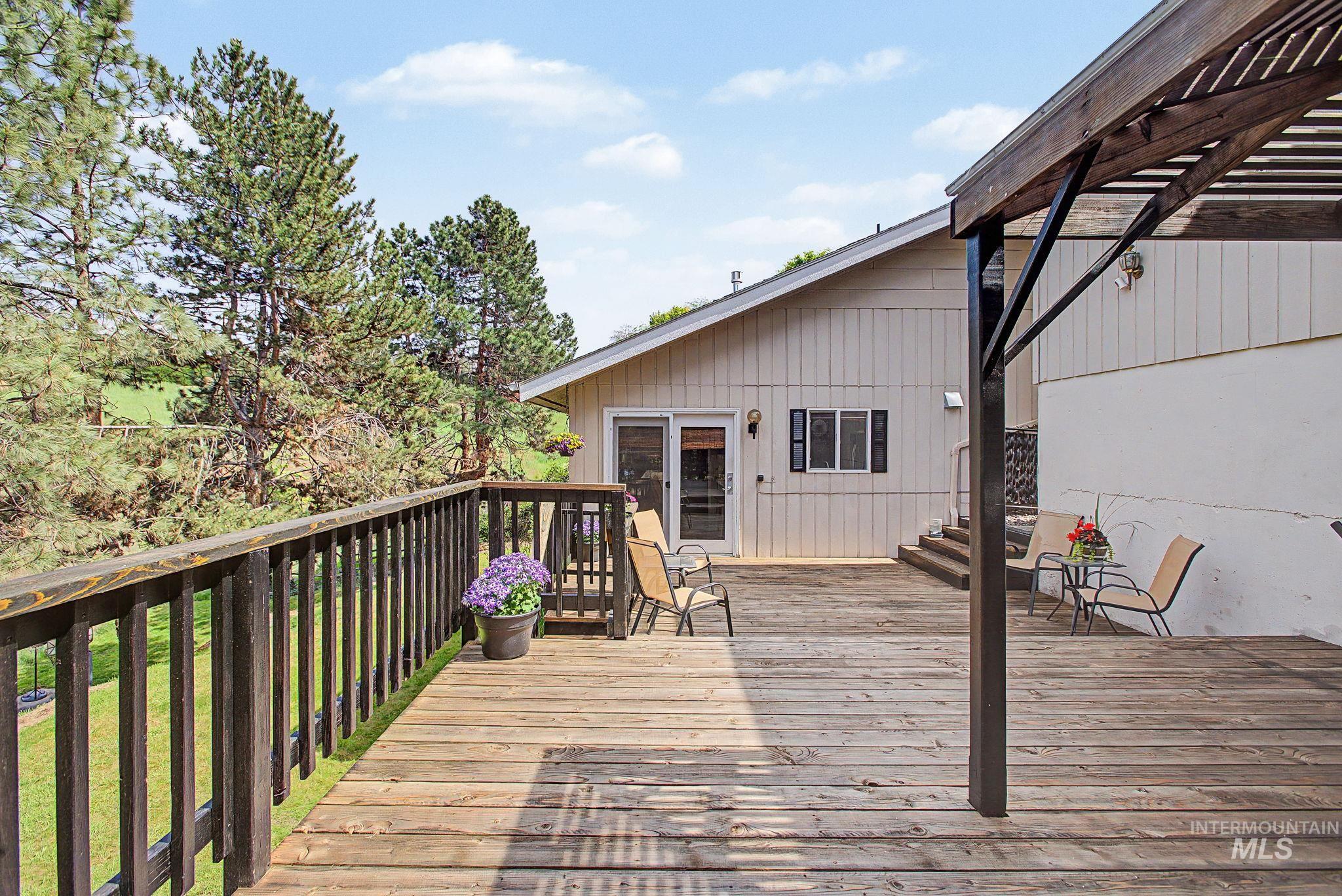 501 Karin Avenue Lewiston, ID 83501 - Photo 7 of 50 View of deck