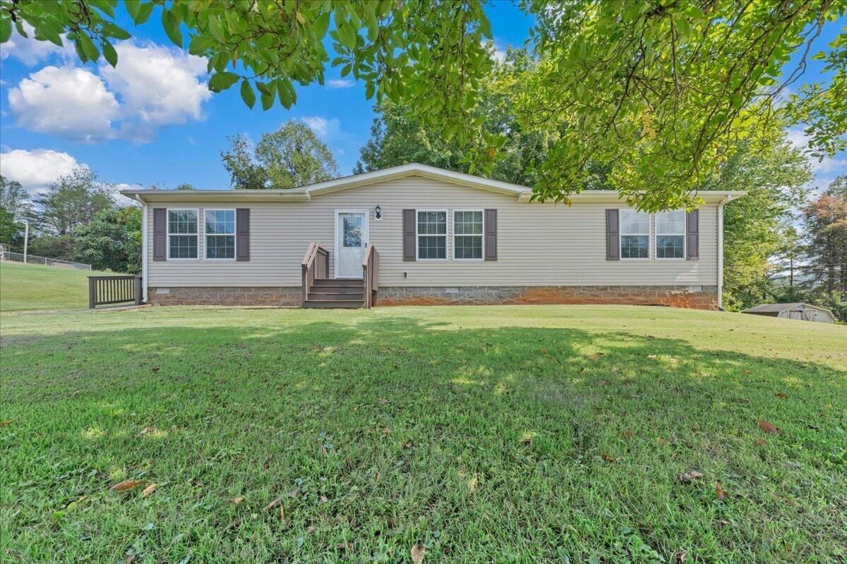 106 Crest Court Blue Ridge, VA 24064 - Photo 3 of 43 03-MIB03512