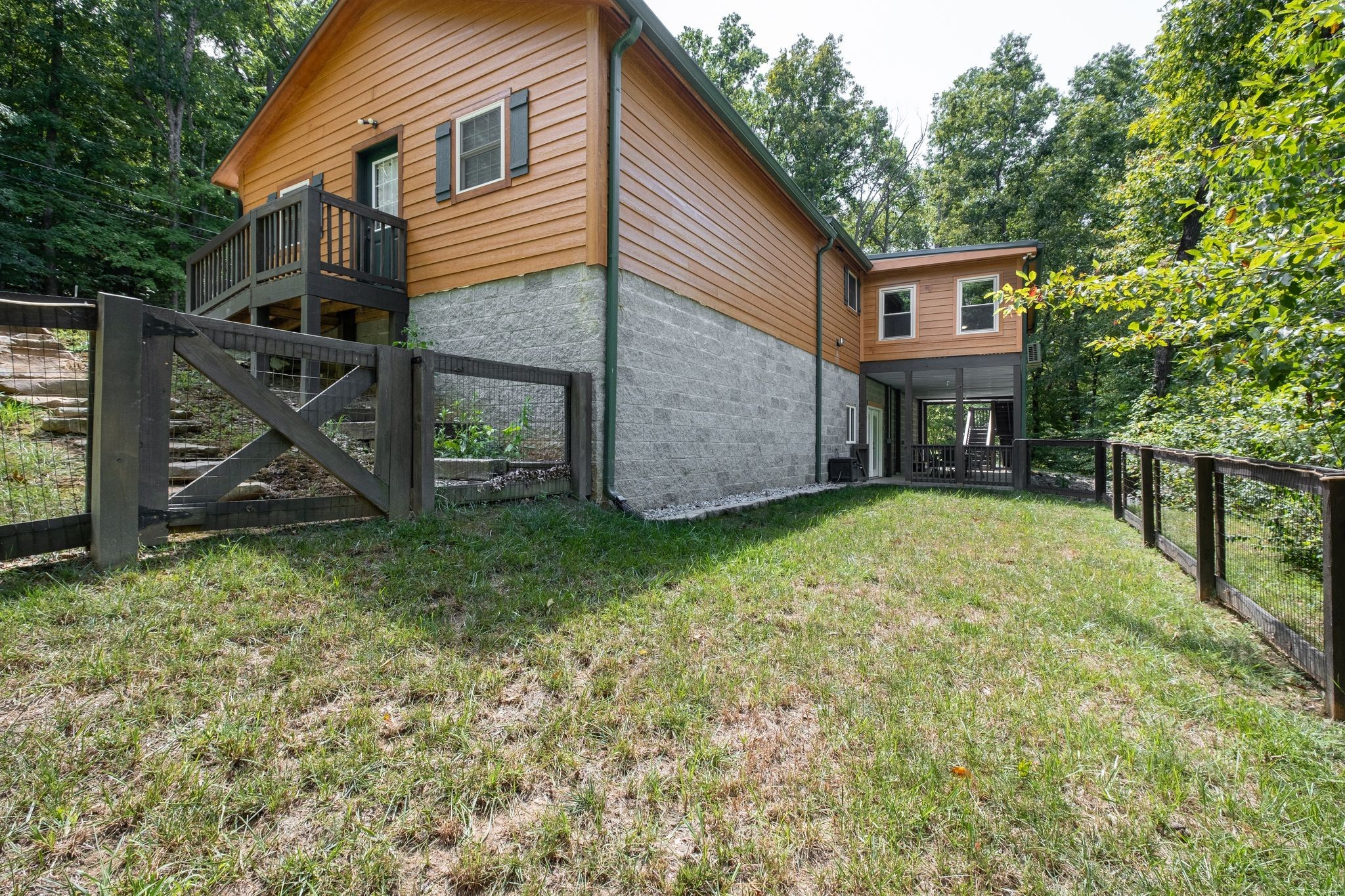 2614 Distillery Road Greenbrier, TN 37073 - Photo 33 of 34 a view of a house with a yard