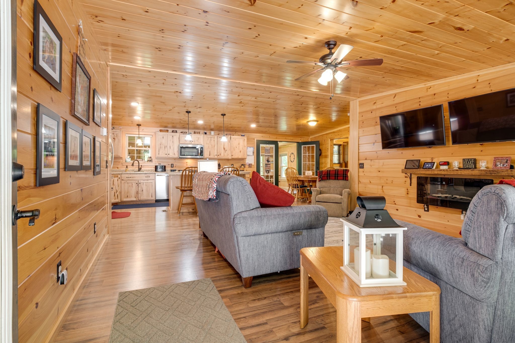 2614 Distillery Road Greenbrier, TN 37073 - Photo 4 of 34 a living room with furniture and a flat screen tv