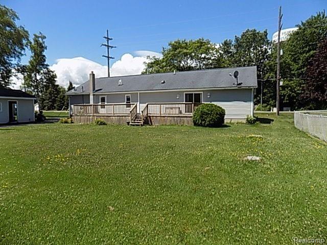 3026 Beach Road Port Huron, MI 48060 - Photo 11 of 40 DSCN1286.JPG