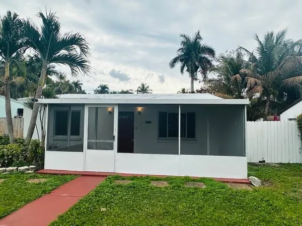 $2,995 | 640 Oak Street, Boynton Beach, FL 33435