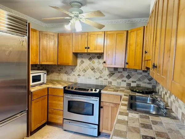 $2,995 | 640 Oak Street, Boynton Beach, FL 33435