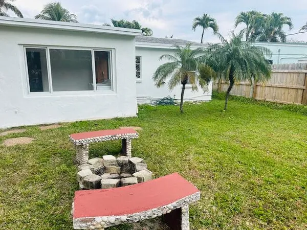 $2,995 | 640 Oak Street, Boynton Beach, FL 33435