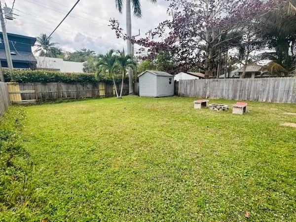 $2,995 | 640 Oak Street, Boynton Beach, FL 33435