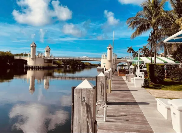 $2,995 | 640 Oak Street, Boynton Beach, FL 33435