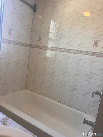 $1,600 | 337 Wilson Street, Waterbury, CT 06708