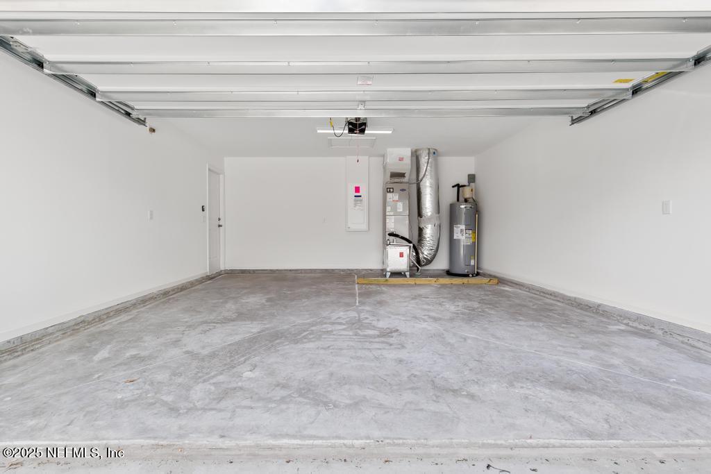 7845 Pipit Avenue Jacksonville, FL 32219 - Photo 34 of 38 a view of a garage