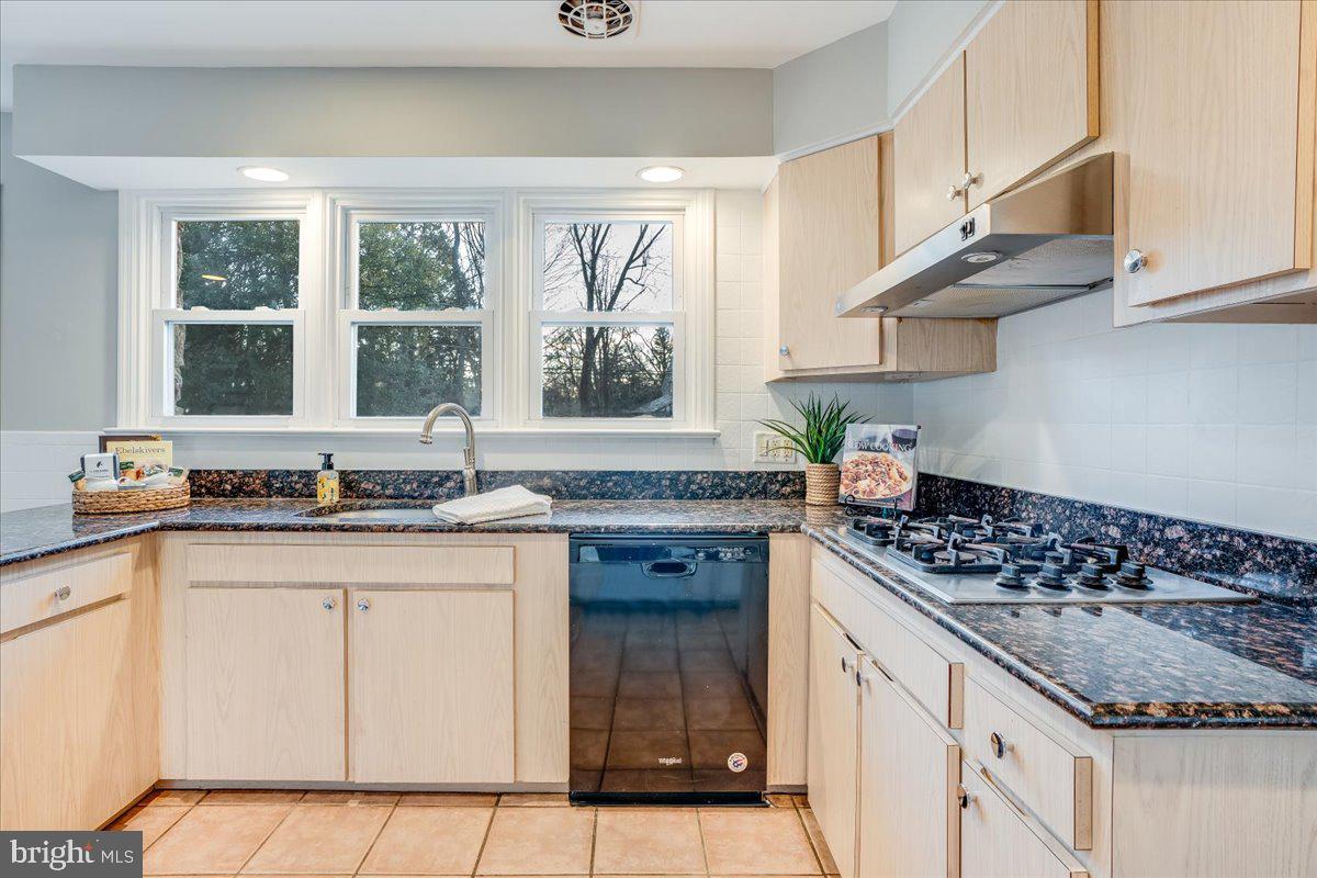 1029 Remington Road Wynnewood, PA 19096 - Photo 18 of 31 Gallery Image 18