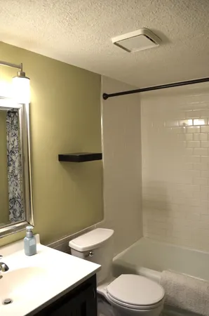 $1,250 | 4371 Wilshire Boulevard, Unit B308, Mound, MN 55364