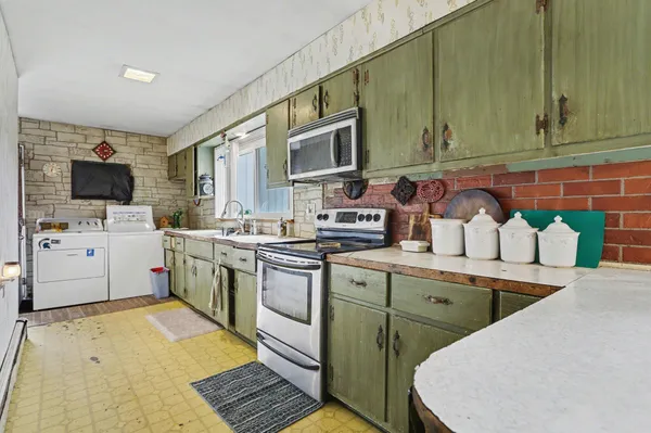 $600,000 | 4761 2 Mile Road, East Leroy, MI 49051
