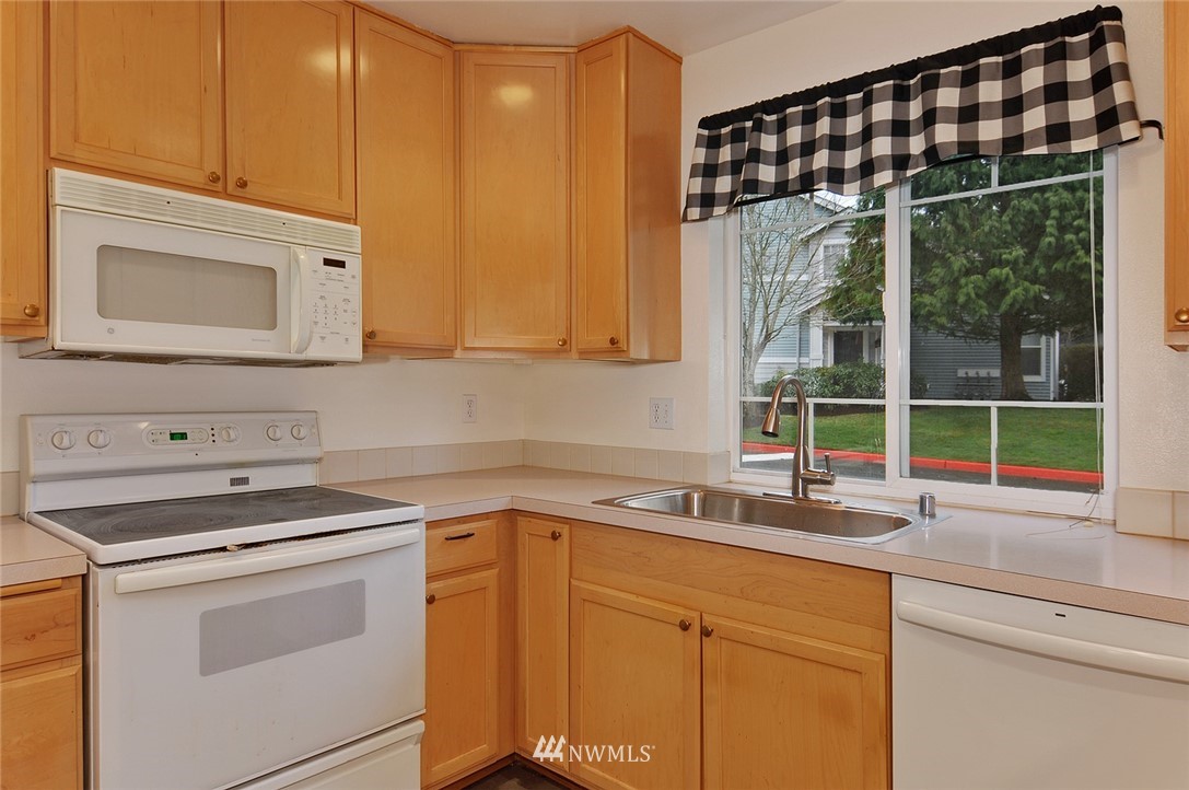 19163 110th Place Southeast, Unit 19159 Renton, WA 98055 - Photo 10 of 22 Gallery Image 10
