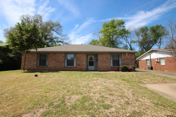 $1,695 | 3211 South Donnybrook Avenue, Tyler, TX 75701