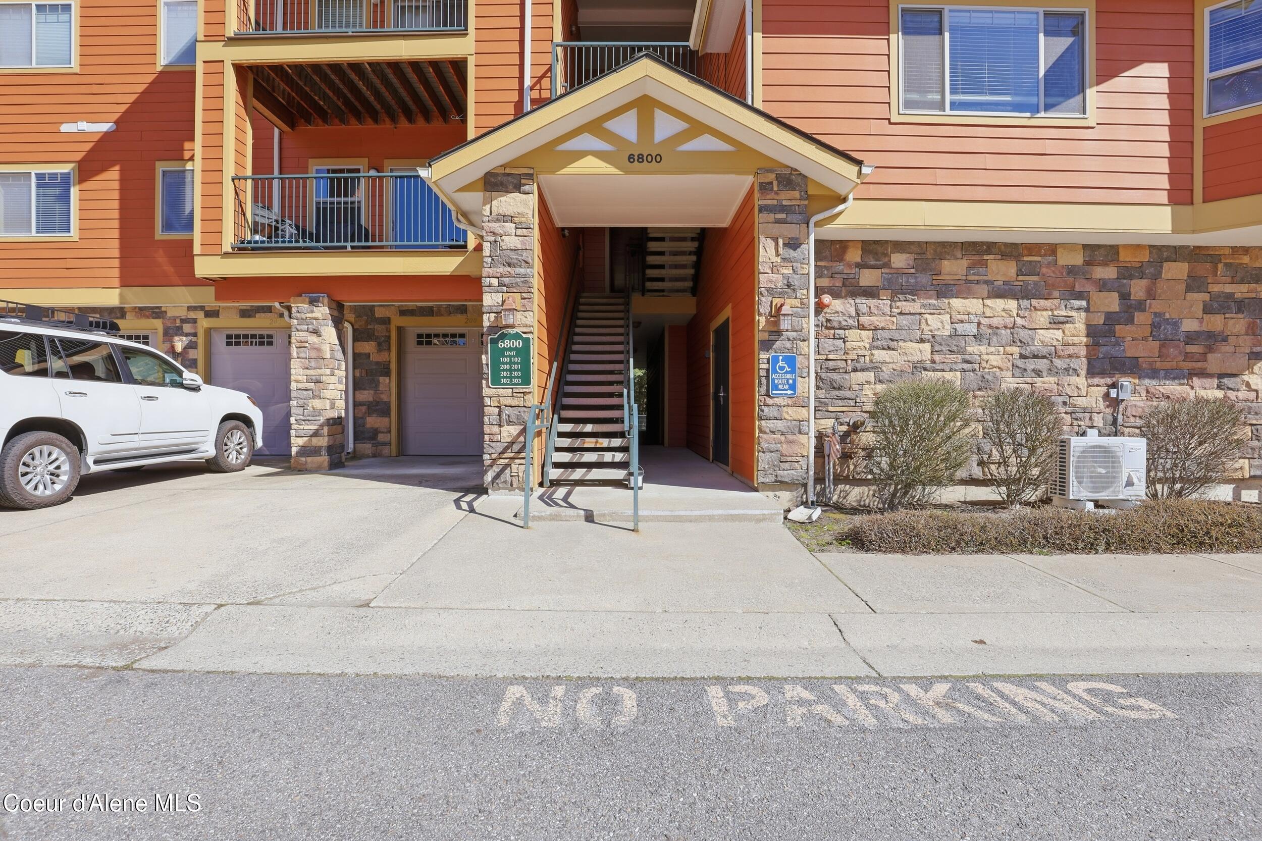 6800 North Spurwing Loop, Unit 202 Coeur D'Alene, ID 83815 - Photo 3 of 55 5_img_7479