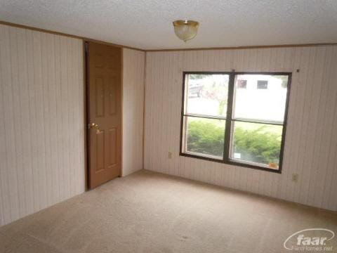 8170 East Richfield Road Davison, MI 48423 - Photo 7 of 10 20124947-6.JPG